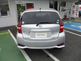 万が一のトラブルにも、全国の3000ケ所の日産サービス工場で修理可能!!年間走行距離無制限、バッテリーも保証対象です!