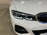 LEDヘッドライト 先進のLEDテクノロジーを採用。キセノンライトを上回るコントラストで明るく輝きます。夜間や悪天候時の日中でも優れた視野性を発揮し安全性と快適性を高めます。