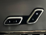 シートメモリー付き電動パワーシートですので運転中のシート調節も安全に行えます。微調整も可能ですのであなただけのドライビングポジションを実現します。