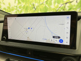 高精細な地図画面は、ナビゲーションをより快適にします。運転に集中しながら、目的地までスムーズに案内します。