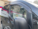プラスチックバイザーで雨の日も車内換気で気分良くドライブ出来ます