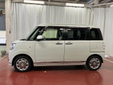 【スマートアシストIII搭載車】 衝突回避支援ブレーキ機能(対車両・歩行者)、衝突警報機能(対車両・対歩行者)、誤発信抑制制御機能などの機能で安全な運転をサポートします。
