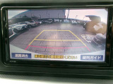 バックガイドモニターで、後方を確認しながら安心して駐車することができます。運転初心者も熟練者も必須の機能ですよ!