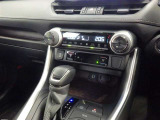見方が分からないときは、どんなことでも中古車選びのプロであるスタッフにおたずねください。