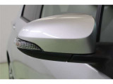 バイカラーでスマートなウインカーミラーです。ウインカーミラーはお洒落なだけでなく、対向車や歩行者からの視認性が良く安全性が向上し、事故防止にもつながります。