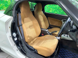 運転席シート廻りは使用感も少なく、良好な状態となっています。丁寧に使われていたことがよくわかりますね。