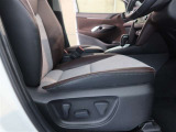 パワーシート搭載。微妙な調整が手軽にでき、ピッタリなポジションで運転することが可能です。