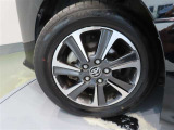 タイヤサイズは205/60R16。純正アルミホイール付き!
