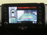 パノラミックビューモニター搭載。カメラで車両周囲の状況を映し出すため、狭い場所での駐車などに役立ちます。