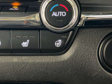 ステアリングヒーター、運転席と助手席にはシートヒーターがついておりますので、冬場でも快適にお過ごしいただけます。