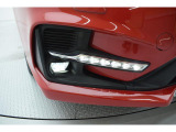 日中でも点灯しフロントビューにもアクセントとなっているLEDデイライナー。不要な際は車内よりスイッチにて消灯できます。
