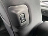助手席に後席のシートヒータースイッチがあります。