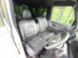 運転席シート廻りは使用感も少なく、良好な状態となっています。丁寧に使われていたことがよくわかりますね。