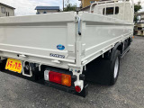 荷台&鳥居鉄板貼りやロープ穴、荷掛けフックに加え、アルミ縞板架装や外装メッキ架装等も承ります☆