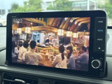 停車中に楽しめるTV機能。休憩時間や待ち時間も快適に過ごせます。旅のエンターテイメントを充実させてくれる嬉しい装備です。