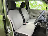運転席からの視界は広く、操作性も抜群です。快適なドライビングポジションで、長距離運転も疲れにくいでしょう。