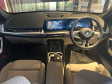 ☆センターパネルを運転席側に僅かに傾けたBMW独特のインパネ☆【駆け抜ける歓び】はここからもスタートしております☆