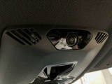 【Mパッケージ専用】運転席・助手席の中間上部には&ldquo;360&deg;タイプのインテリアドライブレコーダー&rdquo;が採用されております。メインモニターにてご確認いただけます。