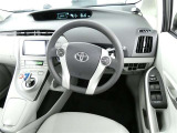 見通しのよいすっきりとした視界で、誰でも運転しやすいです。運転のしやすさは疲れにくさにも繋がりますよ♪