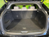 【パワーバックドア】スマートキーや運転席のボタンを押すだけでリアゲートが自動で開閉します!荷物を持っている時や、高い位置にあるバックドアを閉める際に便利な機能です♪
