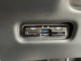 運転席足元にETCがついています。