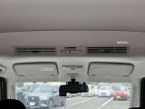サーキュレーター付きなので車内の温度を下げてくれますので、後席も快適です