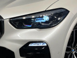 ●LEDヘッドライト:夜間走行時も良好な視界を確保し安心して運転できる高輝度LEDヘッドライトを装備!点灯速度が早く、消費電力も抑えられています。
