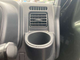 運転席ドリンクホルダー