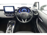 スポーティームード溢れる運転席周りですね。 クイックなドライビングに対応できるよな運転席回りになっています。 ドライブがますます楽しくなりますね!