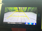 【バックカメラ】駐車時に後方がリアルタイム映像で確認できます。大型商業施設や立体駐車場での駐車時や、夜間のバック時に大活躍!運転スキルに関わらず、今や必須となった装備のひとつです!