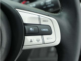 ◆アダプティブクルーズコントロール◆予め設定した車速内でクルマが自動的に加減速。前走車との適切な車間距離を維持しながら追従走行します。【LKAS】車線維持支援システムでステアリング操作を支援。