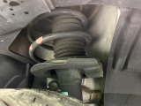 お車を安心してお乗りいただく為には、足回りの定期点検が欠かせません。サービスサポート(有償保証)では無料点検もご提供しており、安心のカーライフをお過ごしいただけるサポート体制が整っています。