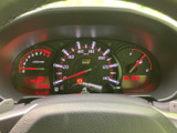視認性の高いメーター類が運転に必要な情報を分かりやすく表示。スポーティなデザインも魅力的です。