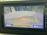 【バックカメラ】駐車時に後方がリアルタイム映像で確認できます。大型商業施設や立体駐車場での駐車時や、夜間のバック時に大活躍!運転スキルに関わらず、今や必須となった装備のひとつです!