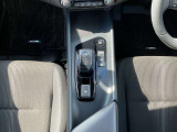電動車用のシフトになります。操作はとても簡単で、すぐに慣れていただけます。