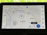 見やすい地図表示で、目的地へのナビゲーションをスムーズに。初めての道でも安心です。
