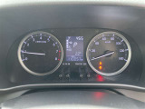 整備スタッフは国家資格を持つプロの整備士です。車検の受入/中間/完成検査と保安基準発行のすべても自社で行います。
