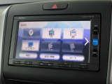 ナビゲーションは純正メモリーナビ(VXM-174CSi)を装着しております。AM、FM、CD、Bluetooth、ワンセグTVがご使用いただけます。初めて訪れた場所でも安心ですね!