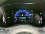 視認性の高いメーター類で、運転に必要な情報を的確に把握できます。直感的な操作で、運転に集中できます。
