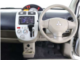 見通しのよいすっきりとした視界で、誰でも運転しやすいです。運転のしやすさは疲れにくさにも繋がりますよ♪