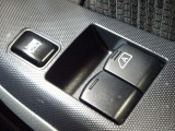 ビジネスカーでも快適装備は外せません。運転席&助手席はパワーウインドウです。(挟み込み防止機能付き)。