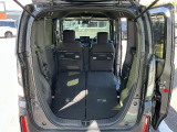 リアシートを倒せば広々ラッゲジスペースの出来上がり♪♪シートアレンジ次第でさまざまな大きさの荷物の積み込みが可能です♪