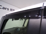 ドアバイザー付きですので、雨の日でも換気ができてとても便利です!