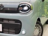 【LEDヘッドライト】悪天候や夜間走行時も良好な視界を確保し安心して運転できる高輝度LEDヘッドライトを装備!点灯速度が早く、消費電力も抑えられています。