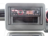 AM,FMラジオがついていて、CDも聞くことができます。また、ナビレスとなっていますので、ナビを使用する際はお気を付けください。