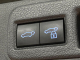 【パワーバックドア】スマートキーや運転席のボタンを押すだけでリアゲートが自動で開閉します!荷物を持っている時や、高い位置にあるバックドアを閉める際に便利な機能です♪