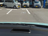 ヘッドアップディスプレイです!車速やシフト位置、警告などの情報を、運転席前方のダッシュボード上に表示できます!
