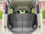 普段のお買い物や通勤、送迎等に十分な荷室スペースを確保しております。セカンドシートを倒すと、大きな荷物の積載も可能です♪