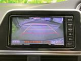 後方確認をサポートするモニターです。駐車時など、狭い場所での運転も安心ですね。安全運転をサポートする頼もしい機能です。