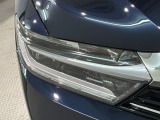 LEDヘッドライトは、点灯の瞬間から最大光量を発揮し、突然暗くなるトンネルなどでの安定感を高めます。